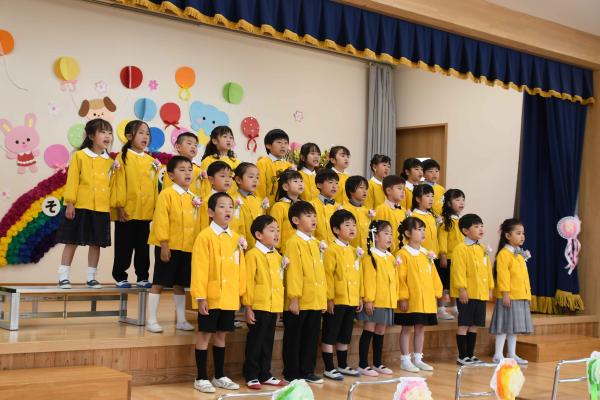 卒園児から歌のプレゼント