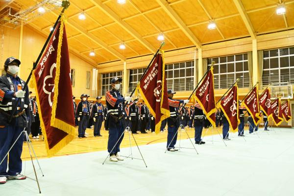 団旗と分団旗入場