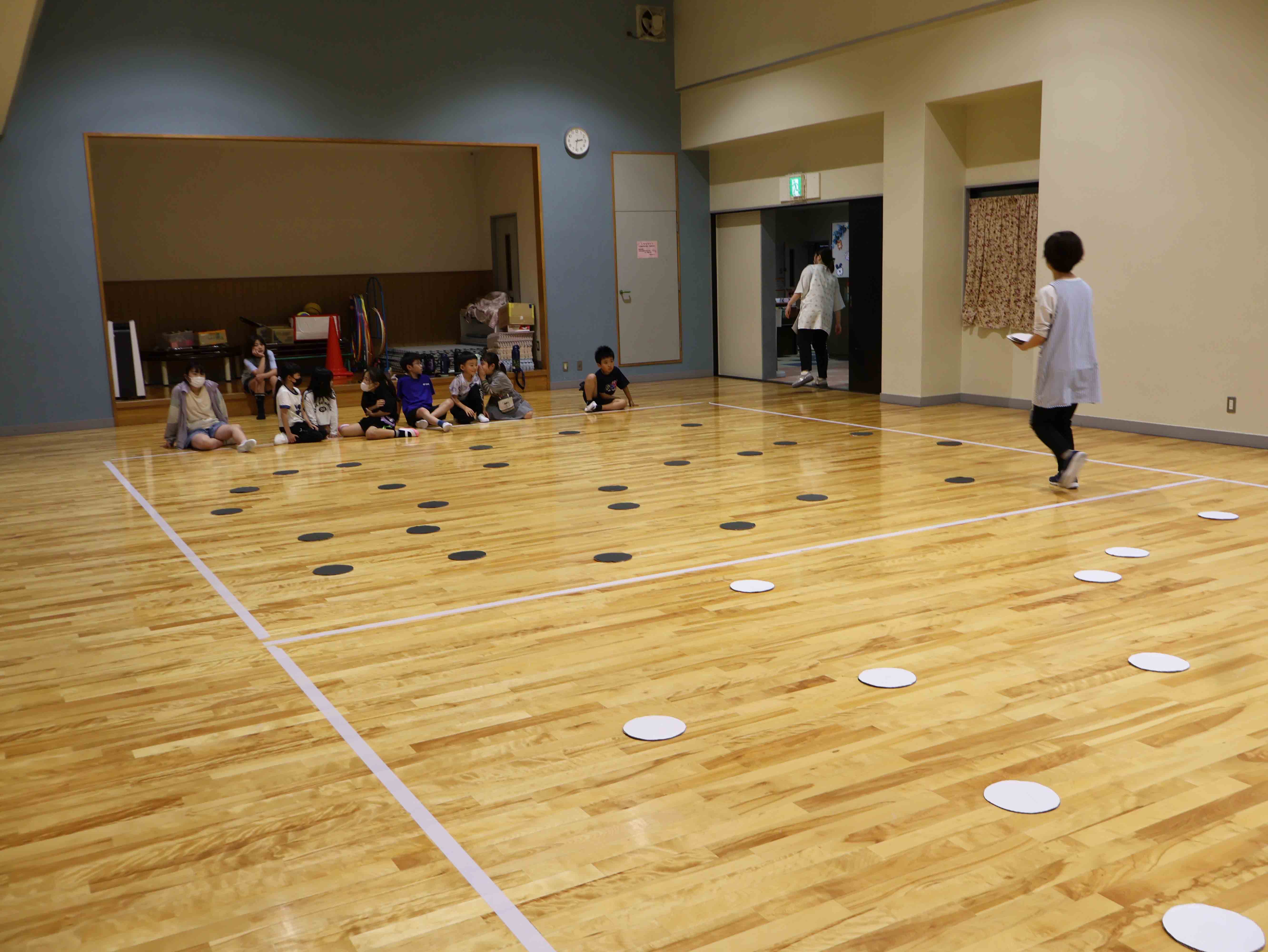 ゲーム前の児童たち