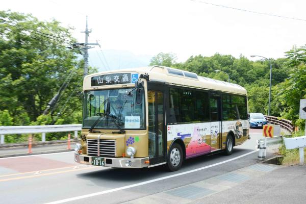 ボンネットバス2