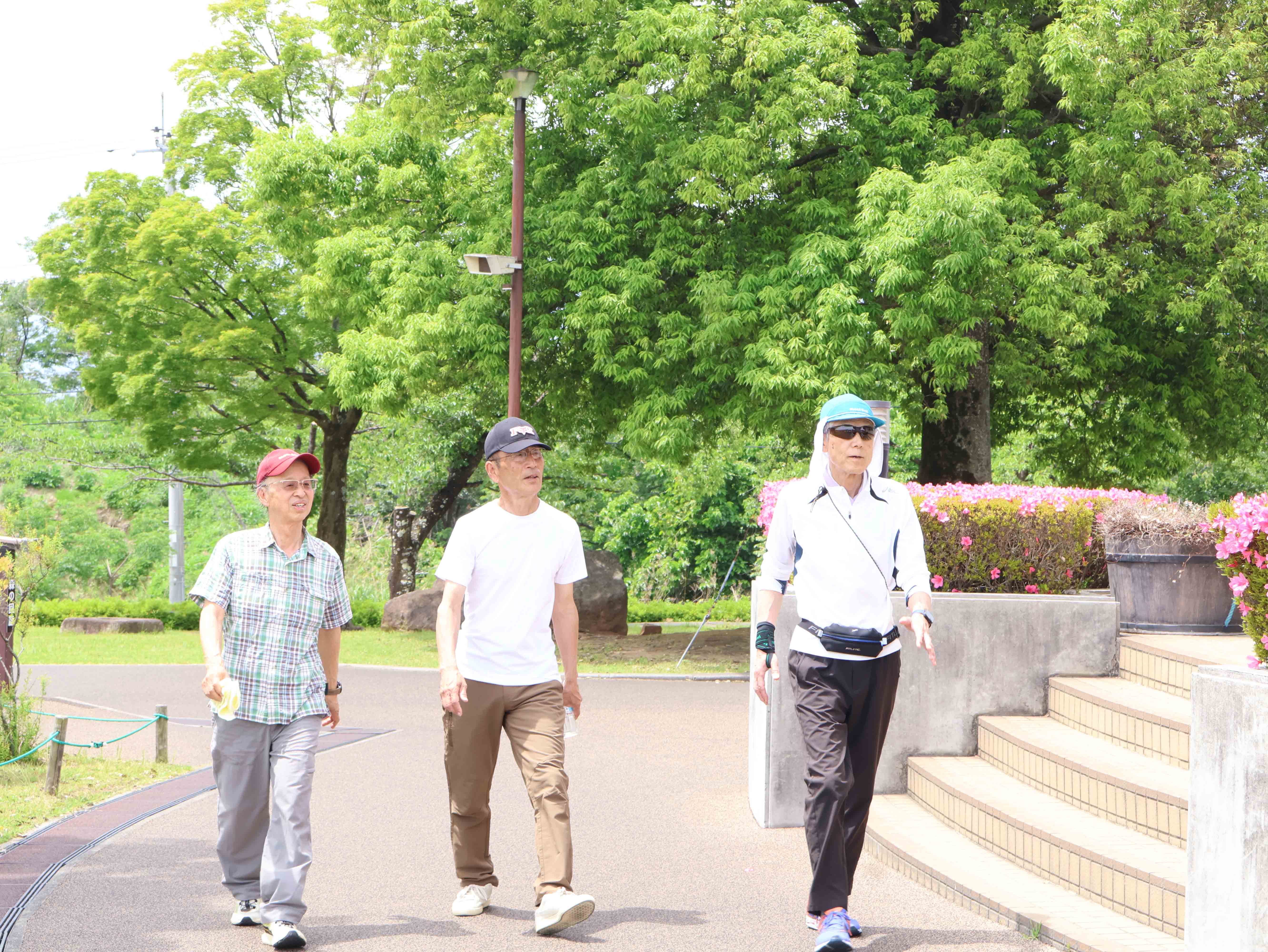 歩いている参加者9