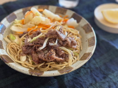 牛肉とねぎの旨味焼きそばの写真