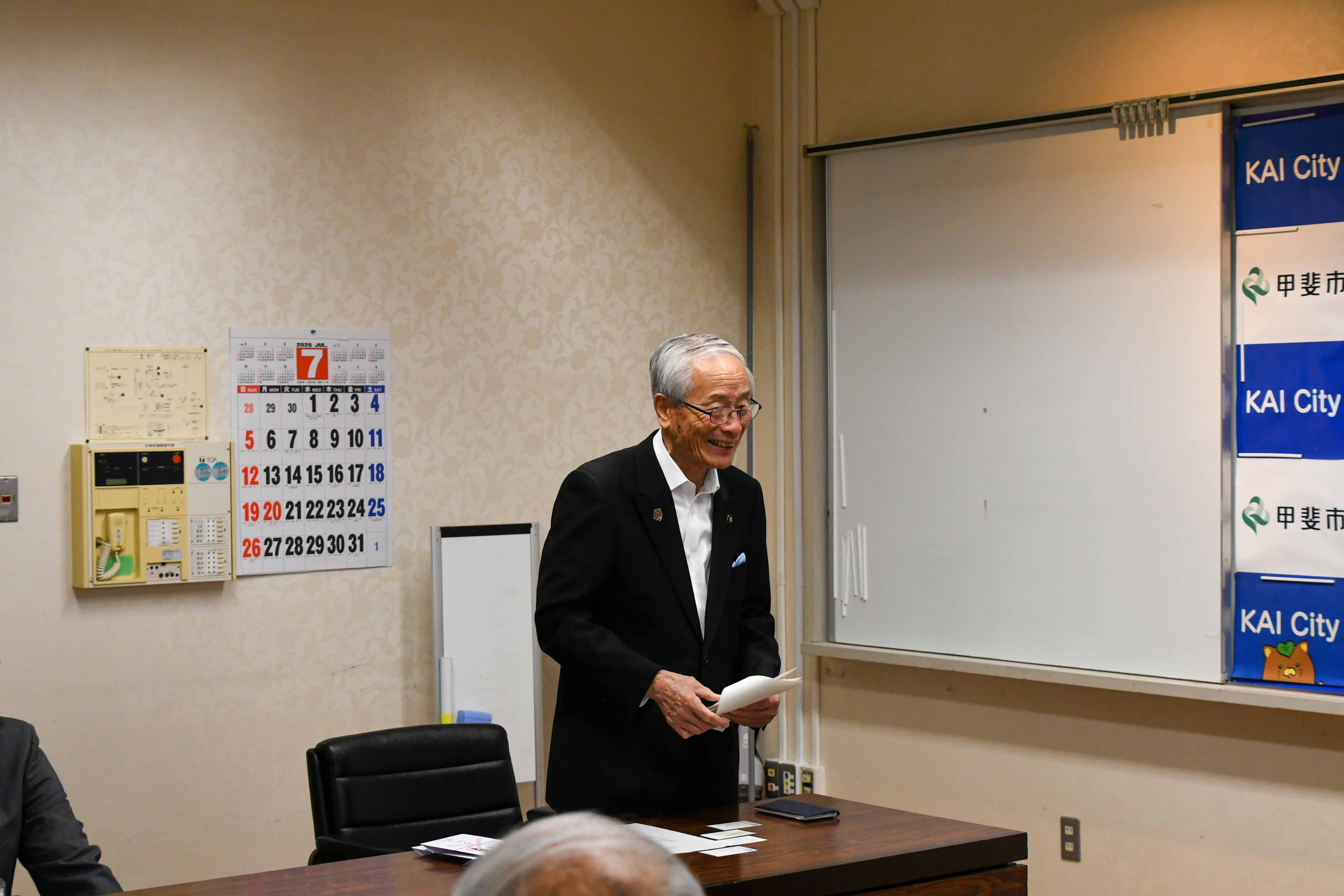 激励の言葉を述べる保坂市長