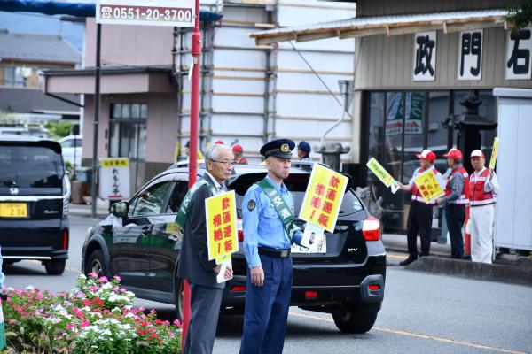 市長と署長が啓発活動