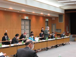 山梨県市長会議での市長の写真