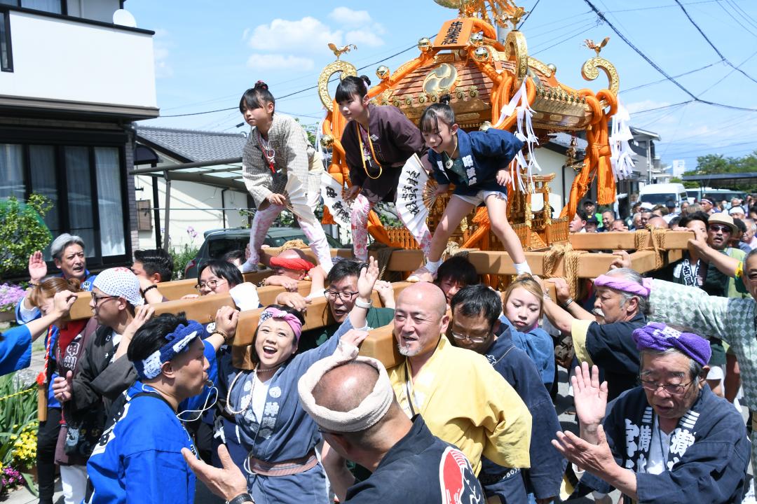 牛頭天王社を出発した神輿